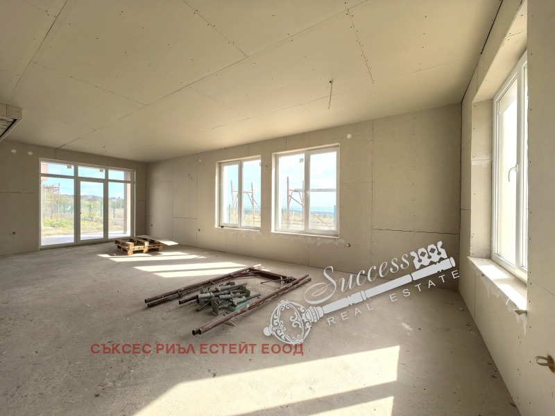 Продава КЪЩА, гр. Варна, м-т Боровец - юг, снимка 3 - Къщи - 49280192