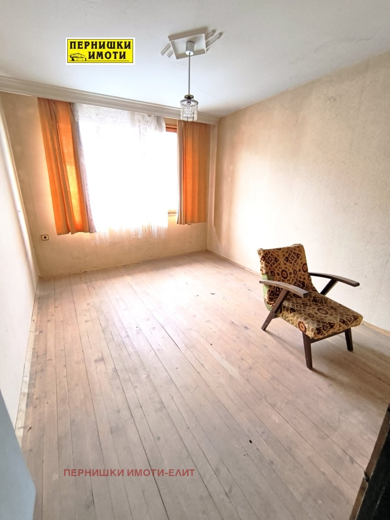 Продава КЪЩА, гр. Перник, Нов Драгановец, снимка 3 - Къщи - 52391472