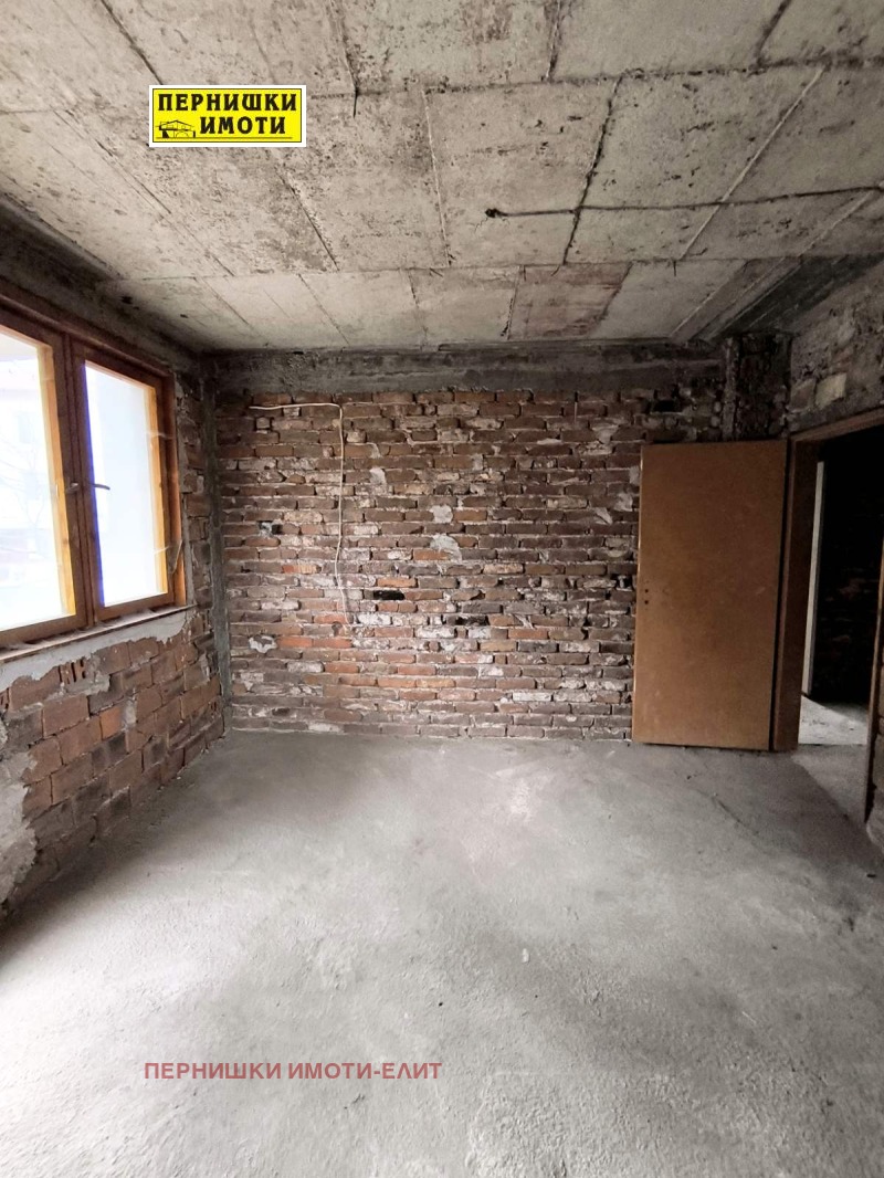 Продава КЪЩА, гр. Перник, Нов Драгановец, снимка 12 - Къщи - 52391472