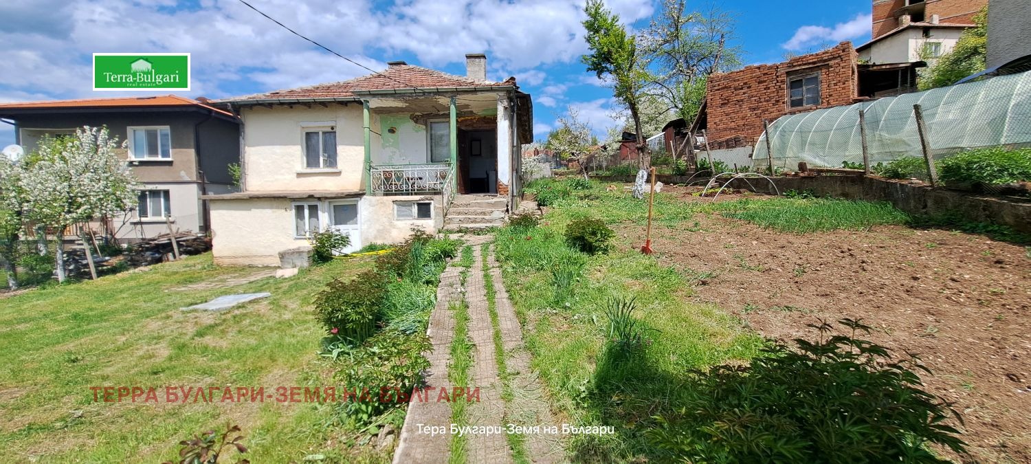 Продава КЪЩА, гр. Радомир, област Перник