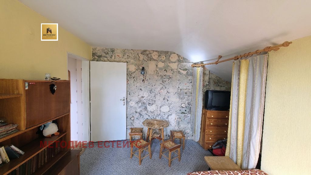 Продава КЪЩА, с. Негованци, област Перник, снимка 13 - Къщи - 56242617