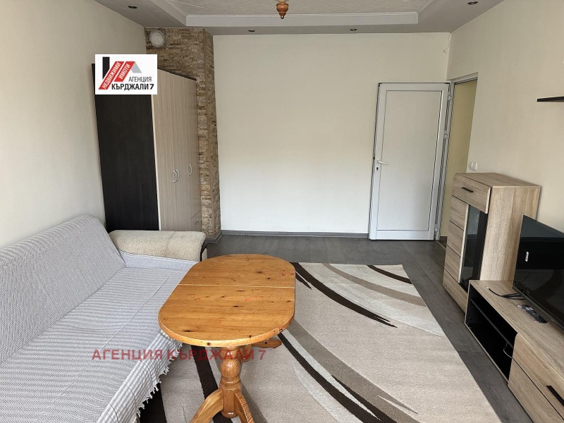 Продава 2-СТАЕН, гр. Кърджали, Възрожденци, снимка 3 - Апартаменти - 53226959