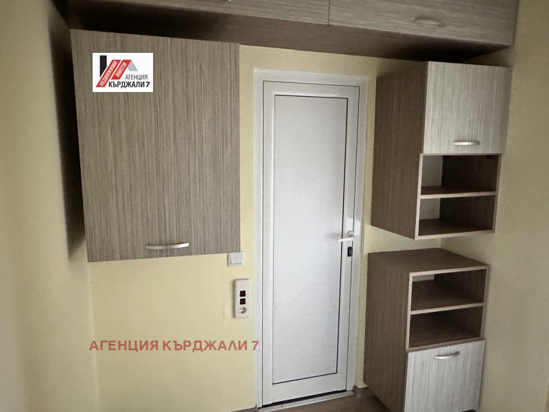 Продава 2-СТАЕН, гр. Кърджали, Възрожденци, снимка 5 - Апартаменти - 53226959