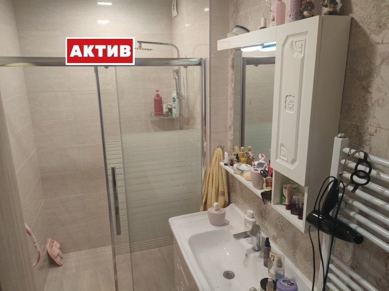 Продава 3-СТАЕН, гр. Търговище, Вароша, снимка 12 - Aпартаменти - 49511881