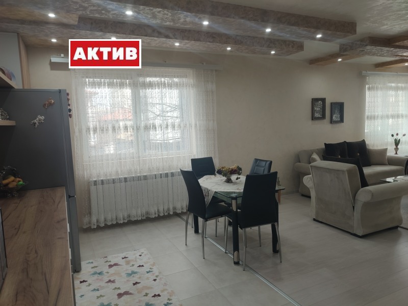 Продава 3-СТАЕН, гр. Търговище, Вароша, снимка 4 - Aпартаменти - 49511881