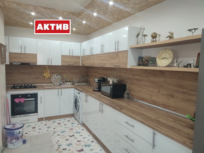 Продава 3-СТАЕН, гр. Търговище, Вароша, снимка 3 - Aпартаменти - 49511881