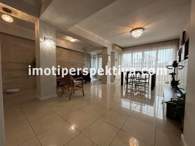 Продава 3-СТАЕН, гр. Пловдив, Център, снимка 2 - Апартаменти - 53273342