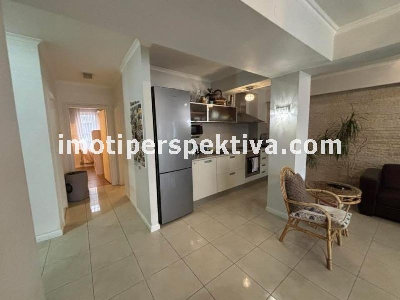 Продава 3-СТАЕН, гр. Пловдив, Център, снимка 3 - Апартаменти - 53273342