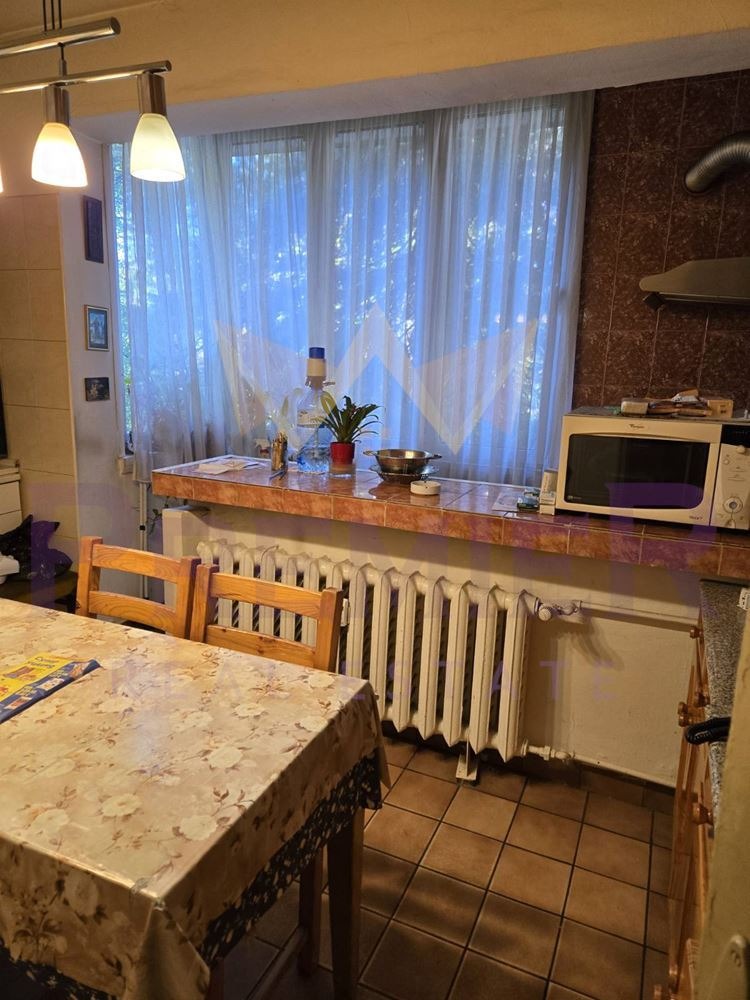 Продава 3-СТАЕН, гр. София, Гоце Делчев