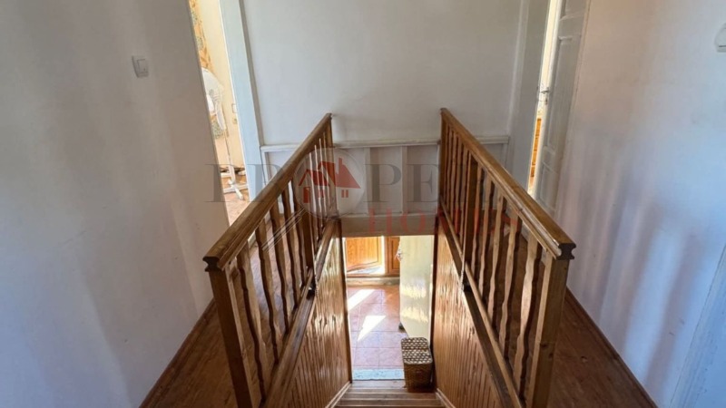 Продава КЪЩА, с. Ресен, област Велико Търново, снимка 14 - Къщи - 52622650