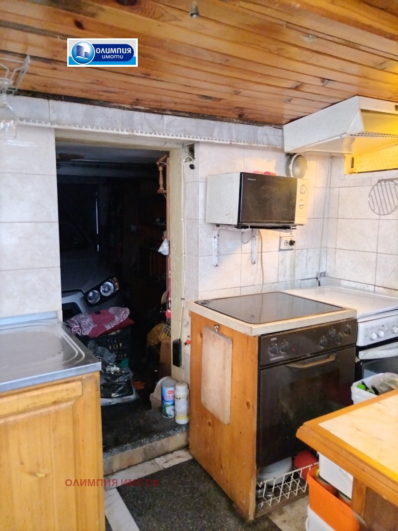 Продава КЪЩА, гр. Свищов, област Велико Търново, снимка 2 - Къщи - 53338512