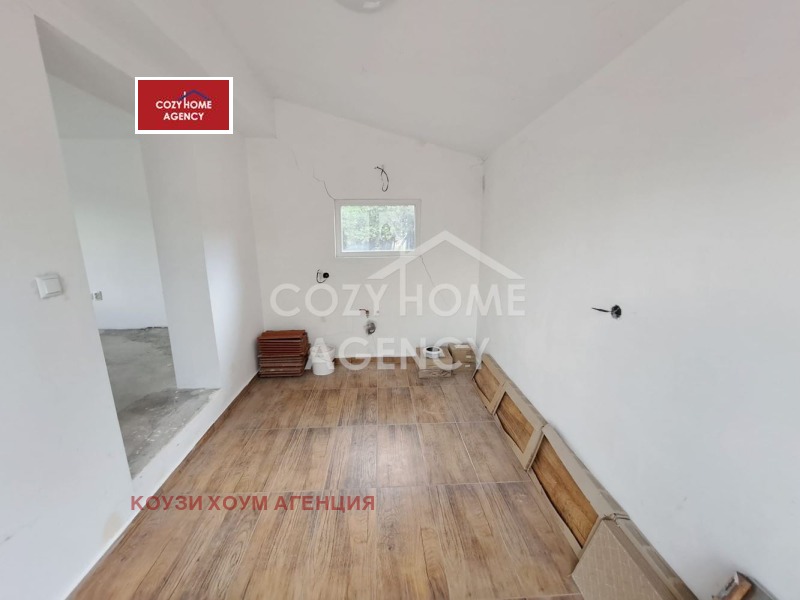 Продава КЪЩА, гр. Сливница, област София област, снимка 2 - Къщи - 53463002