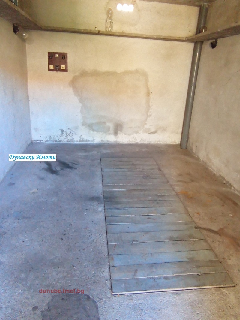 Продава ГАРАЖ, ПАРКОМЯСТО, гр. Русе, Дружба 1, снимка 2 - Гаражи и паркоместа - 53213287