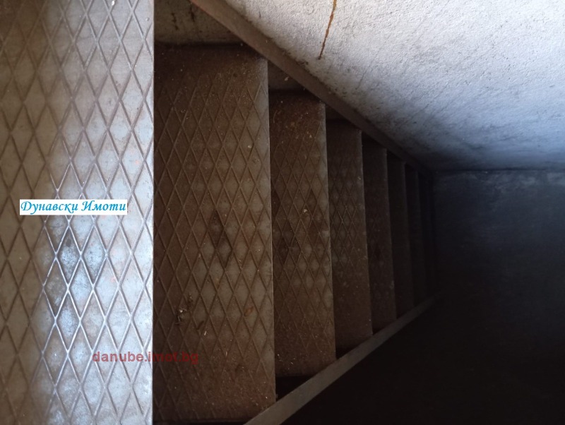 Продава ГАРАЖ, ПАРКОМЯСТО, гр. Русе, Дружба 1, снимка 3 - Гаражи и паркоместа - 53213287