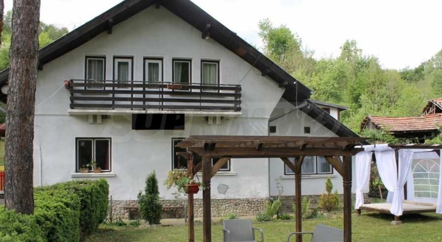 Продава КЪЩА, гр. Елена, област Велико Търново