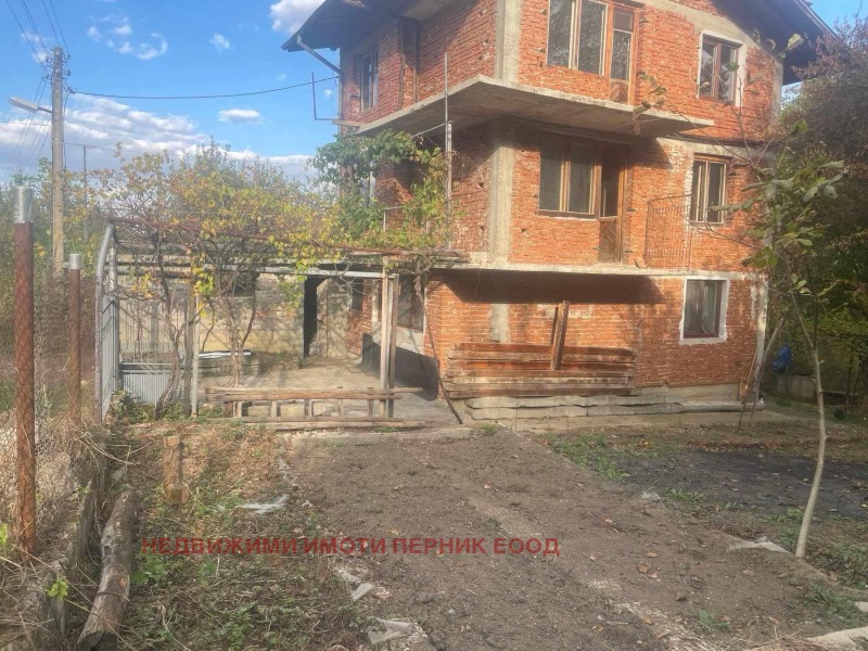 Продава КЪЩА в област Перник, с. Кленовик - 150 кв.м / 49 999 € » 97 789.54 лв., НЕДВИЖИМИ ИМОТИ ПЕРНИК ЕООД