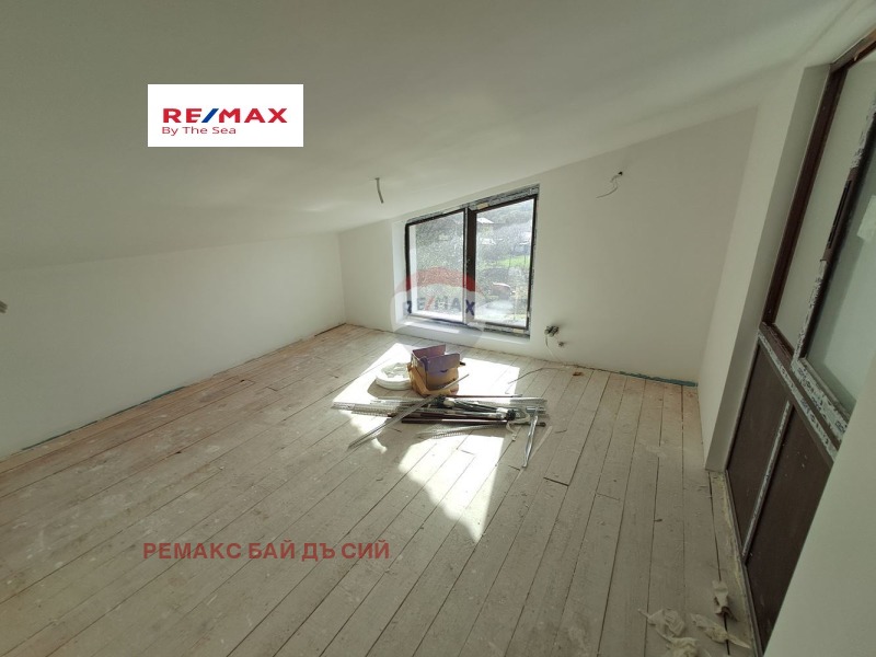 Продава КЪЩА, с. Изгрев, област Варна, снимка 15 - Къщи - 53253738