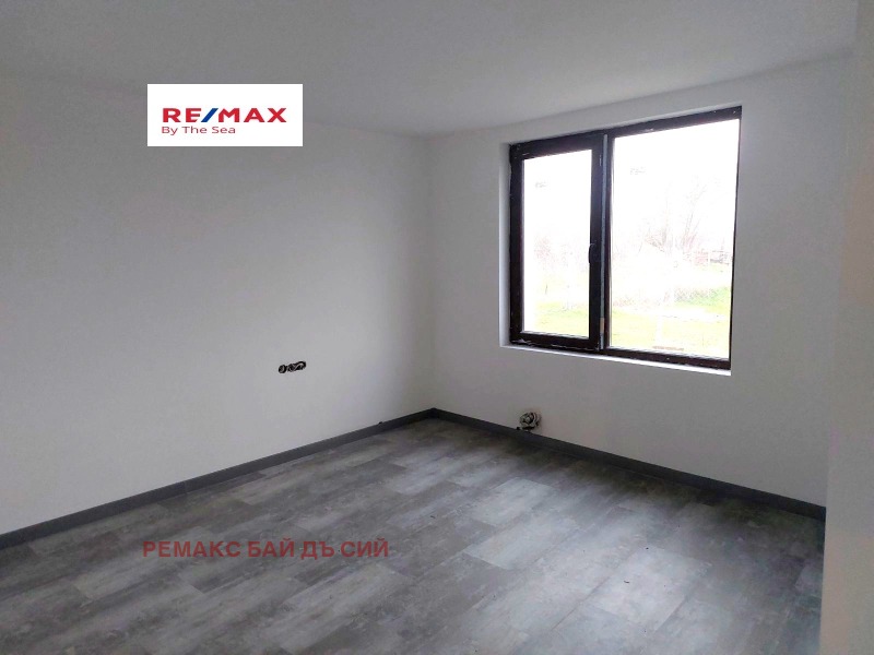 Продава КЪЩА, с. Изгрев, област Варна, снимка 14 - Къщи - 53253738