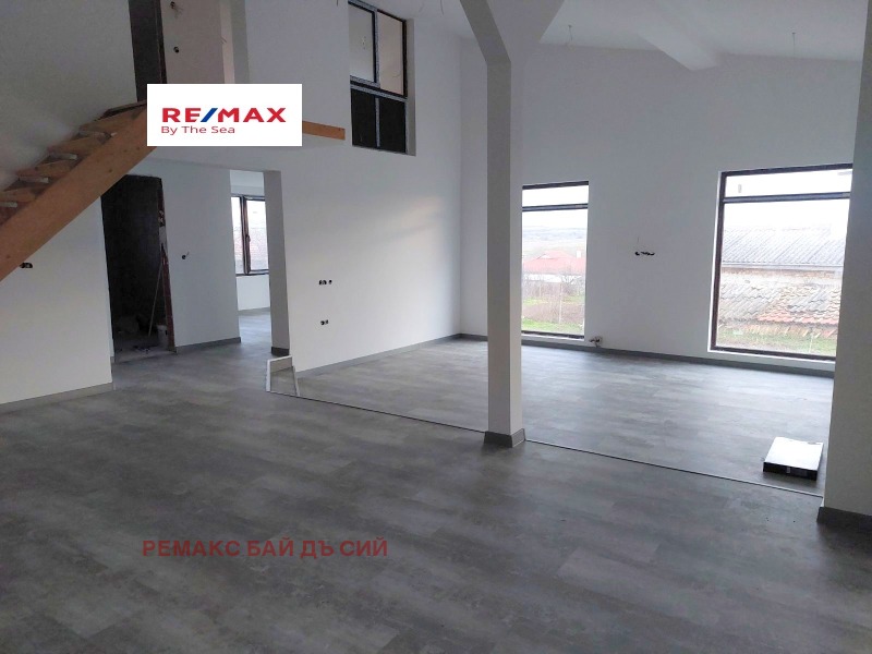 Продава КЪЩА, с. Изгрев, област Варна, снимка 9 - Къщи - 53253738