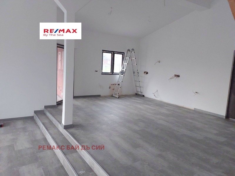 Продава КЪЩА, с. Изгрев, област Варна, снимка 12 - Къщи - 53253738