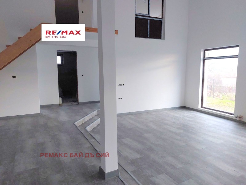 Продава КЪЩА, с. Изгрев, област Варна, снимка 8 - Къщи - 53253738