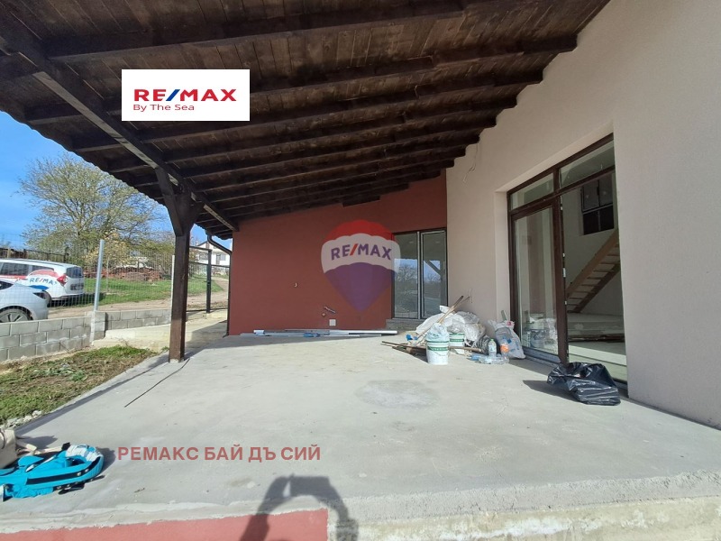 Продава КЪЩА, с. Изгрев, област Варна, снимка 2 - Къщи - 53253738