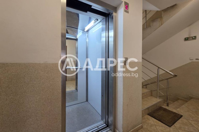 Продава  2-стаен град София , Борово , 79 кв.м | 68442068