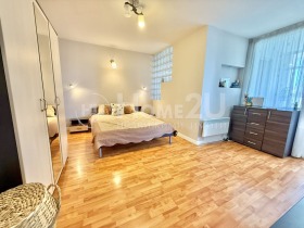 1 slaapkamer Vazrazjdane 1, Varna