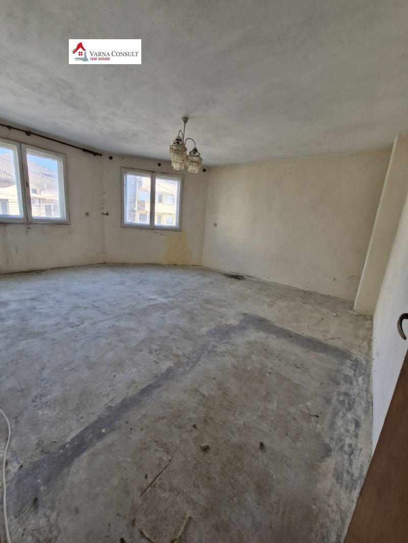 Продава КЪЩА, гр. Аксаково, област Варна, снимка 13 - Къщи - 53270214