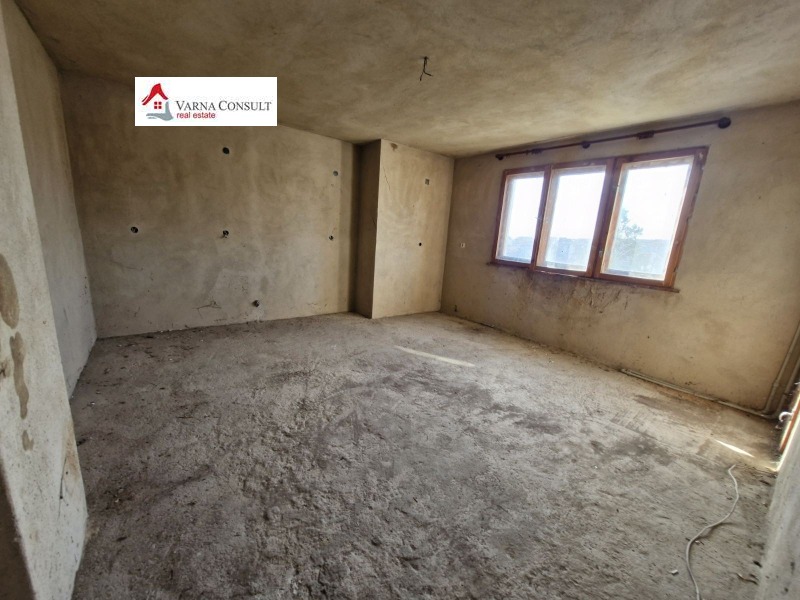 Продава КЪЩА, гр. Аксаково, област Варна, снимка 12 - Къщи - 53270214