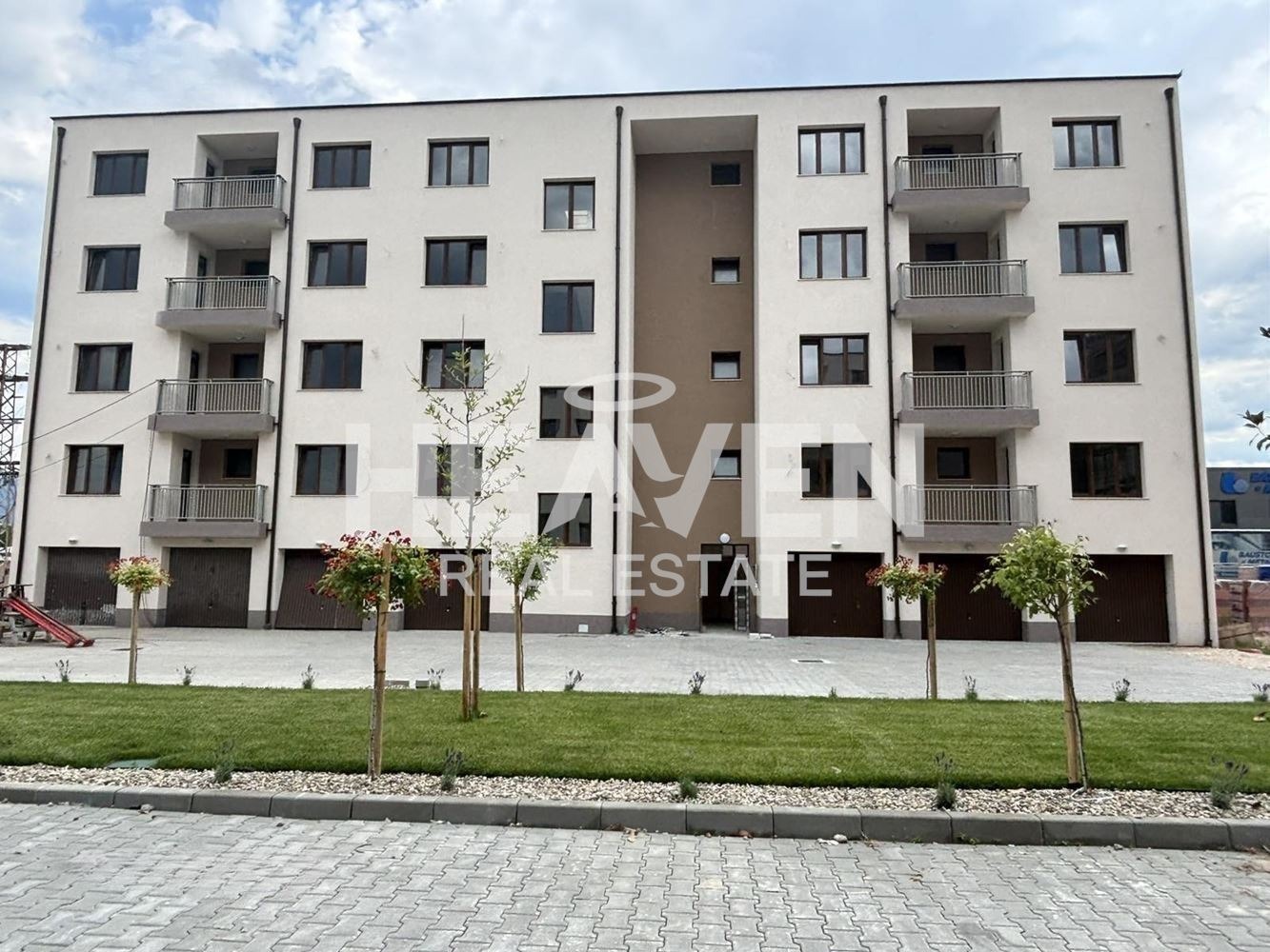 Продава 2-СТАЕН, гр. Пловдив, Остромила