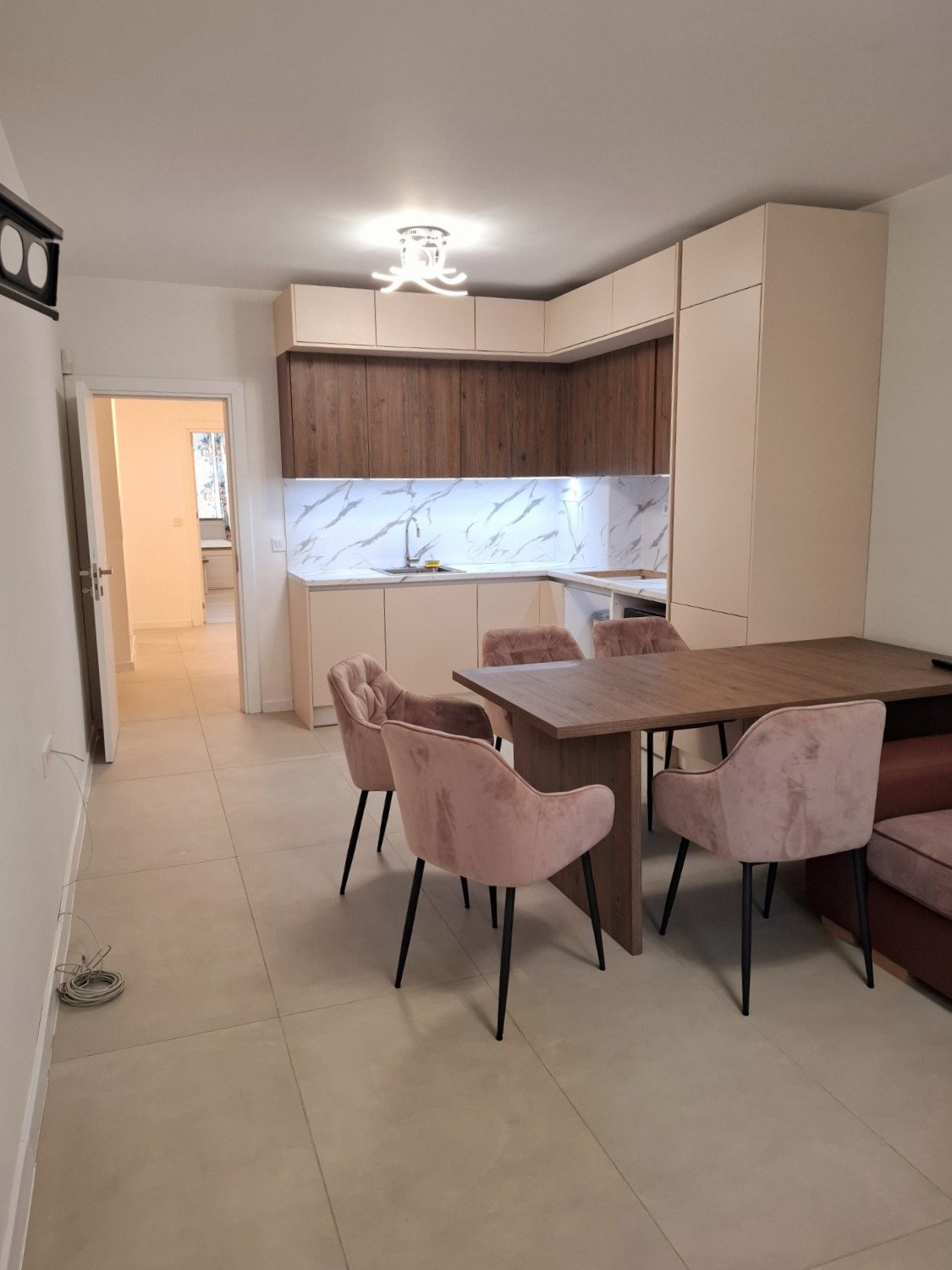 Продава 3-СТАЕН, гр. София, Център, снимка 2 - Апартаменти - 52662394