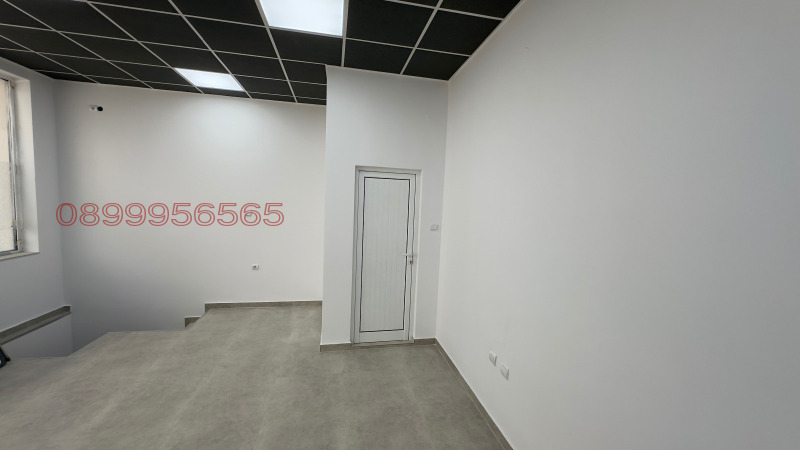 En venta  Comercio Plovdiv , Karshiyaka , 45 metros cuadrados | 84509500 - imagen [4]