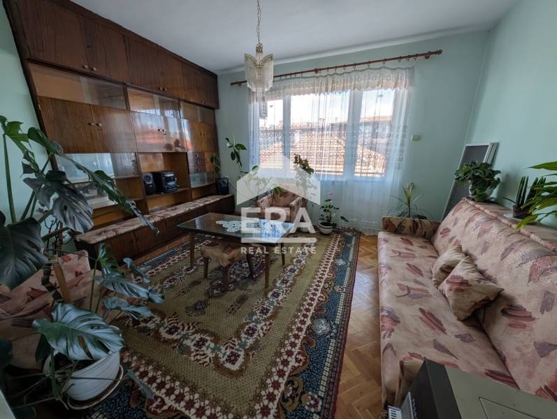 Продава 4-СТАЕН, гр. Шумен, Военно училище, снимка 7 - Апартаменти - 55046470
