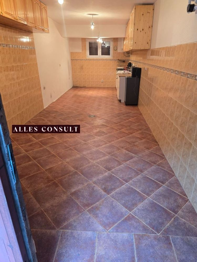 Продава ГАРАЖ, ПАРКОМЯСТО, гр. София, Карпузица, снимка 3 - Гаражи и паркоместа - 52525705