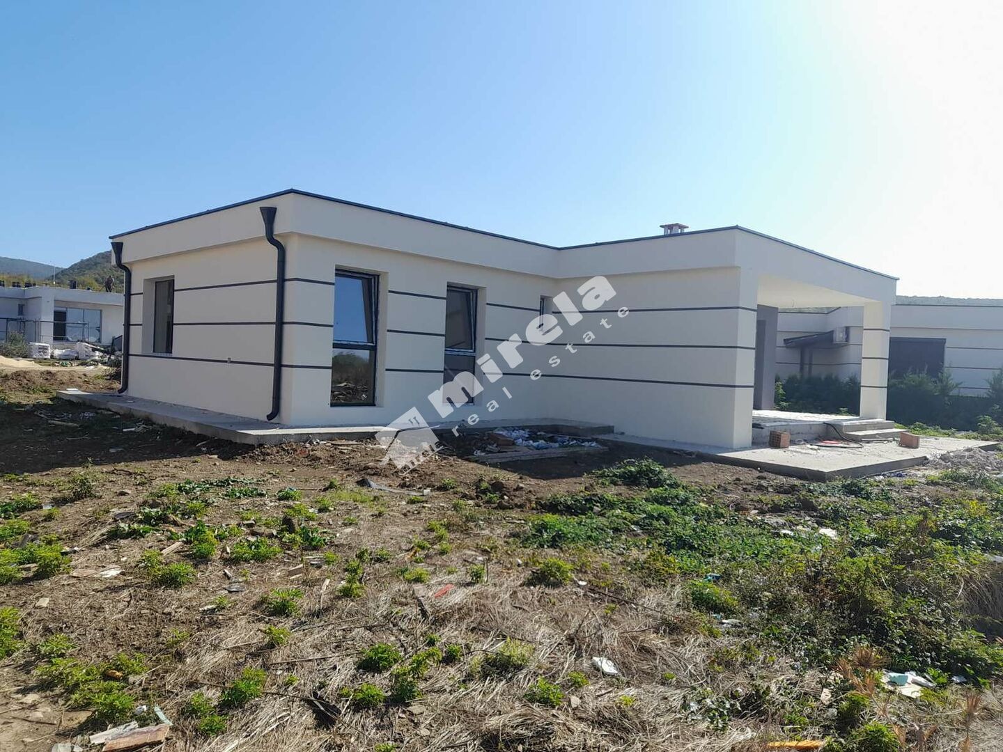 Продава КЪЩА, с. Кошарица, област Бургас, снимка 2 - Къщи - 53674905