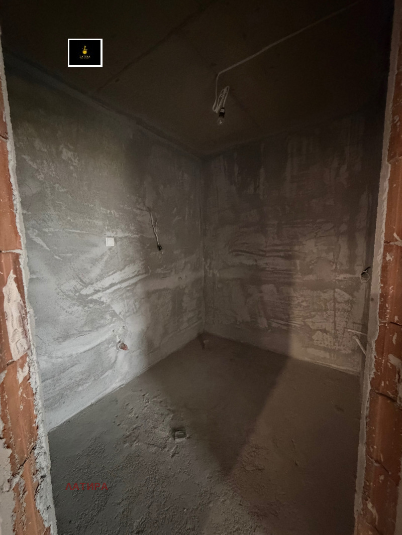 Продава 2-СТАЕН, гр. София, Полигона, снимка 2 - Апартаменти - 52461663