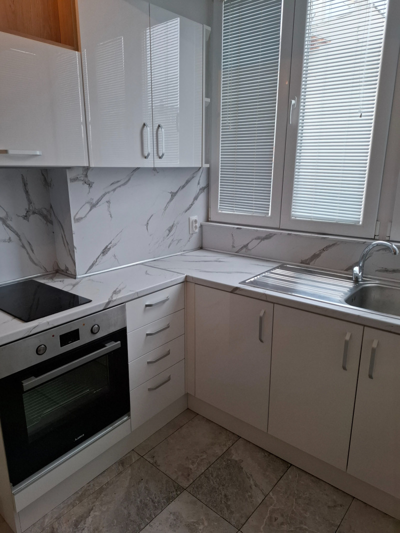 Продава 3-СТАЕН, гр. Стара Загора, Център, снимка 2 - Апартаменти - 53174757