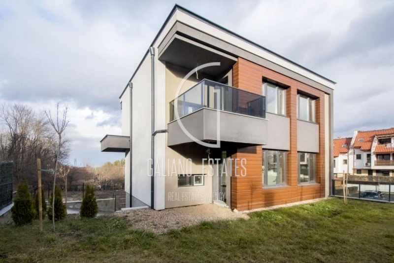Til salgs  Hus Sofia , Pansjarevo , 209 kvm | 18610319