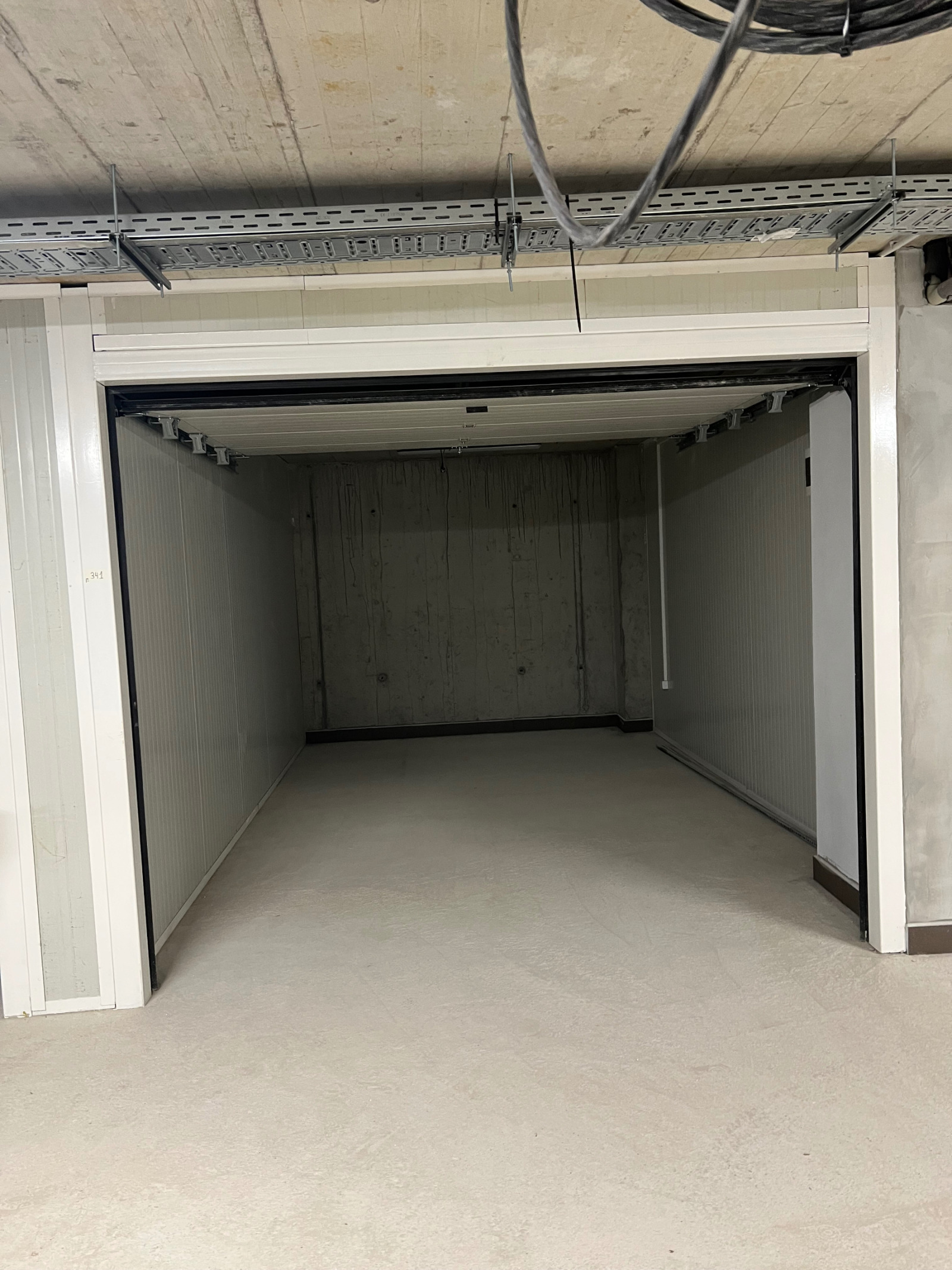 Продава ГАРАЖ, ПАРКОМЯСТО, гр. София, Малинова долина, снимка 3 - Гаражи и паркоместа - 53767065