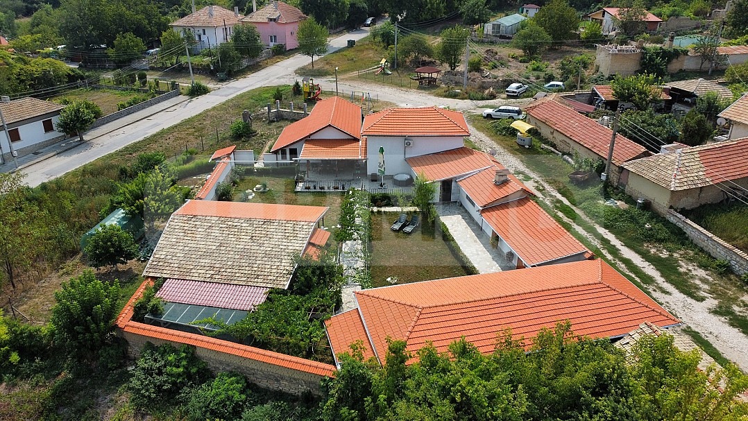 Продава КЪЩА, гр. Каспичан, област Шумен, снимка 2 - Къщи - 47051798