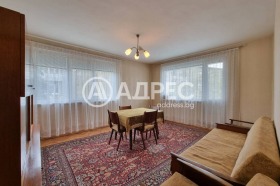1 quarto Suhata reka, Sofia