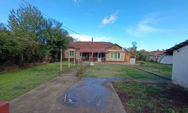 Продава КЪЩА, гр. Горна Оряховица, област Велико Търново, снимка 2 - Къщи - 52335166