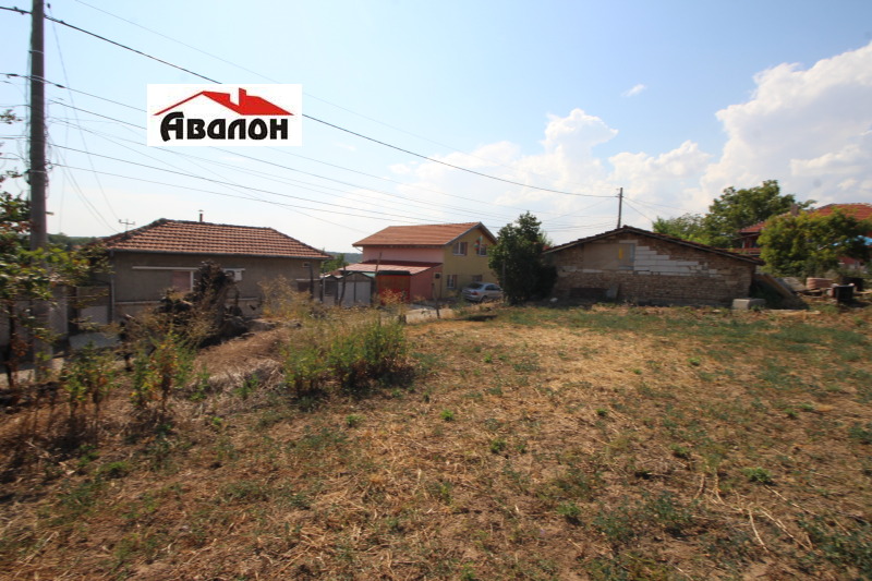 À venda  Trama Ruse , Sredna kula , 813 m² | 52225102