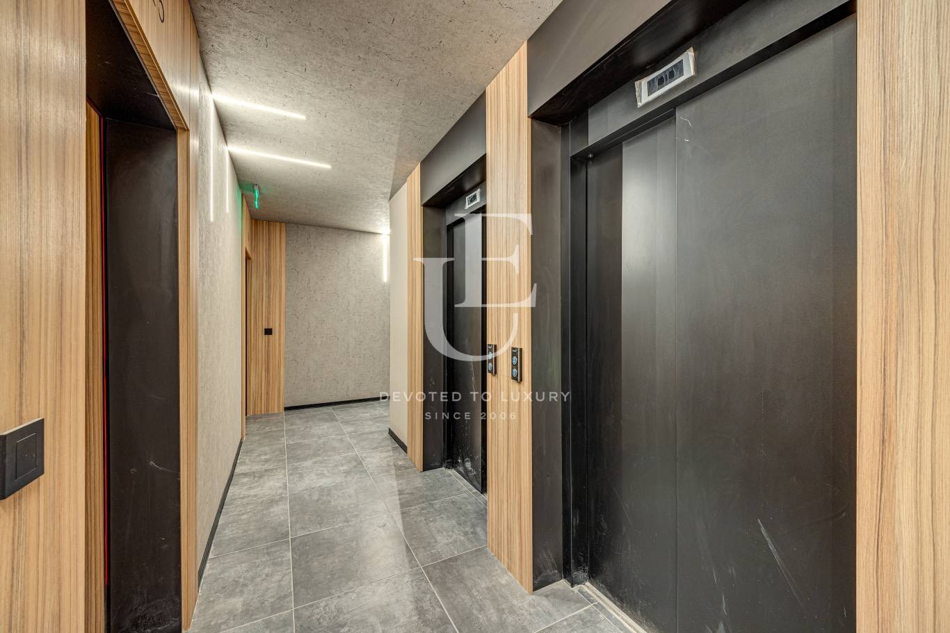 Продава 3-СТАЕН, гр. София, Център, снимка 2 - Апартаменти - 53604672