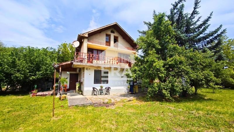 Продава КЪЩА, гр. Търговище, Вилна зона