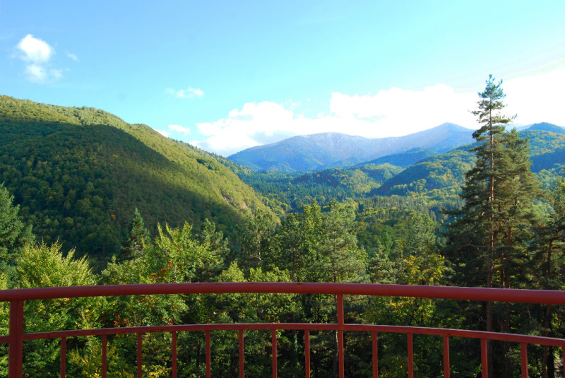 Продава ХОТЕЛ, гр. Костенец, област София област