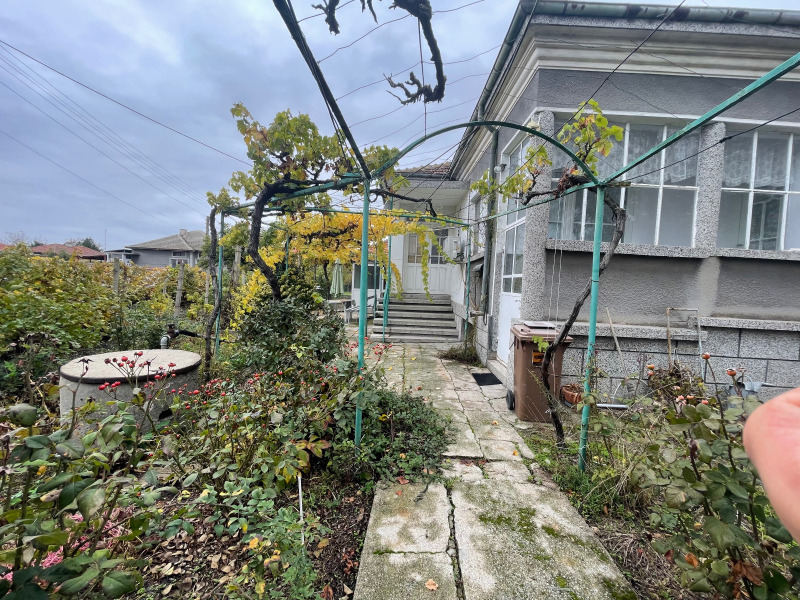 Продава КЪЩА в област Стара Загора, гр. Раднево - 157 кв.м / 50 000 € » 97 791.50 лв., НИКОР
