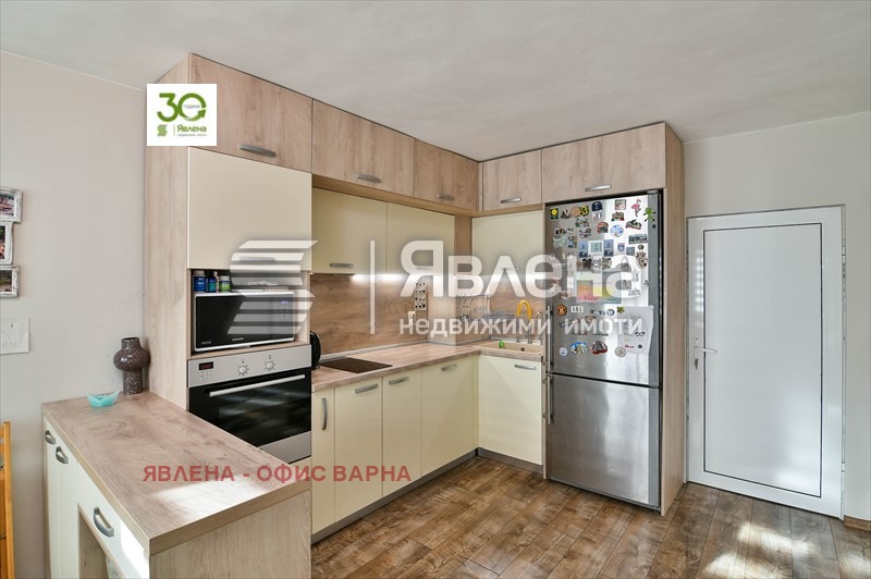 Продава МНОГОСТАЕН, гр. Варна, Център, снимка 2 - Aпартаменти - 48503241