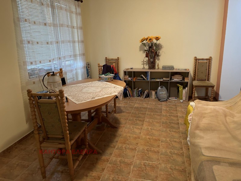 Продава  Къща област Варна , гр. Долни чифлик , 300 кв.м | 33345068